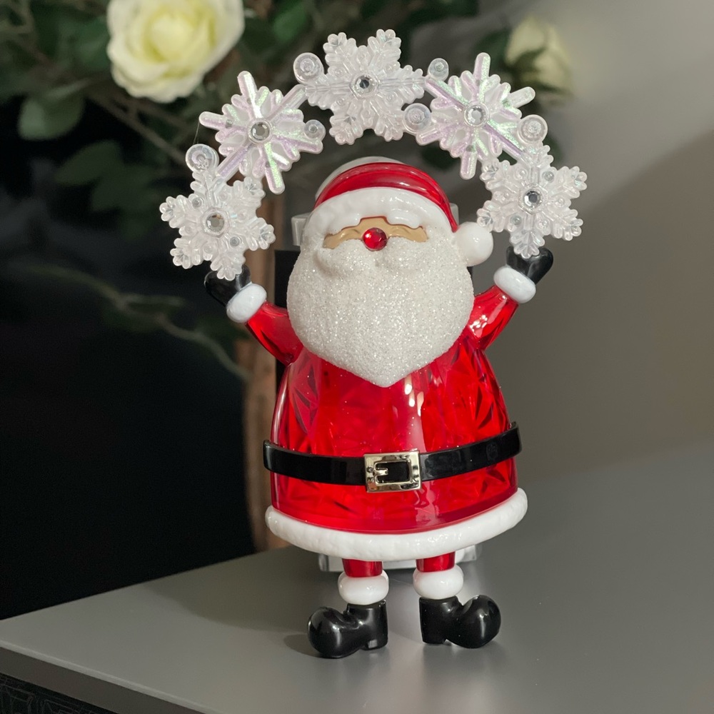 Bath & Body Works 2022 Christmas Collection Santa Nightlight Wallflower Plug